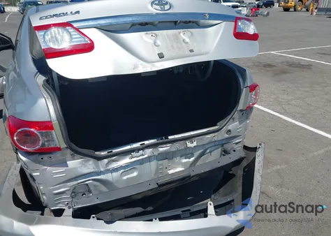 2013 Toyota Corolla Le z USA, uszkodzony, nr VIN 5YFBU4EE8DP107916